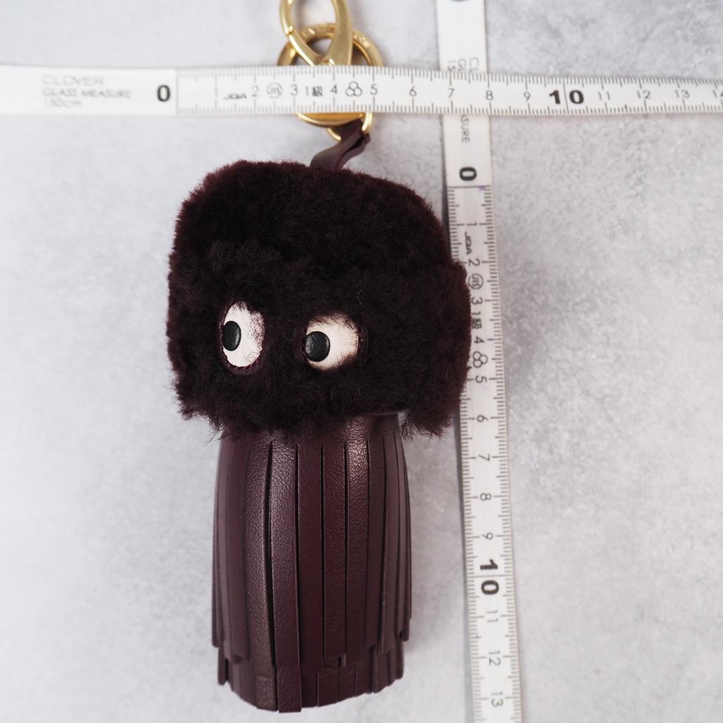 美品 Anya Hindmarch タッセルゴースト バーガンディ シアリング