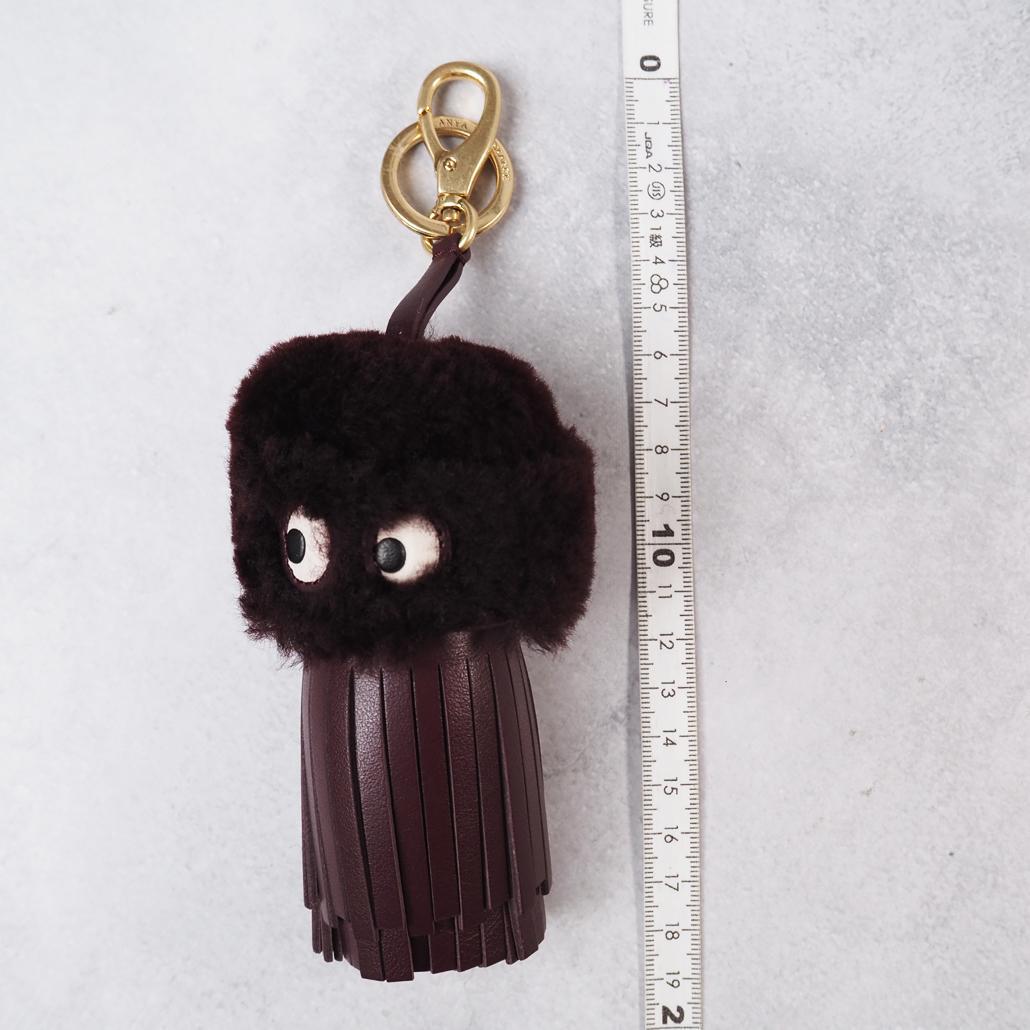 美品 Anya Hindmarch タッセルゴースト バーガンディ シアリング