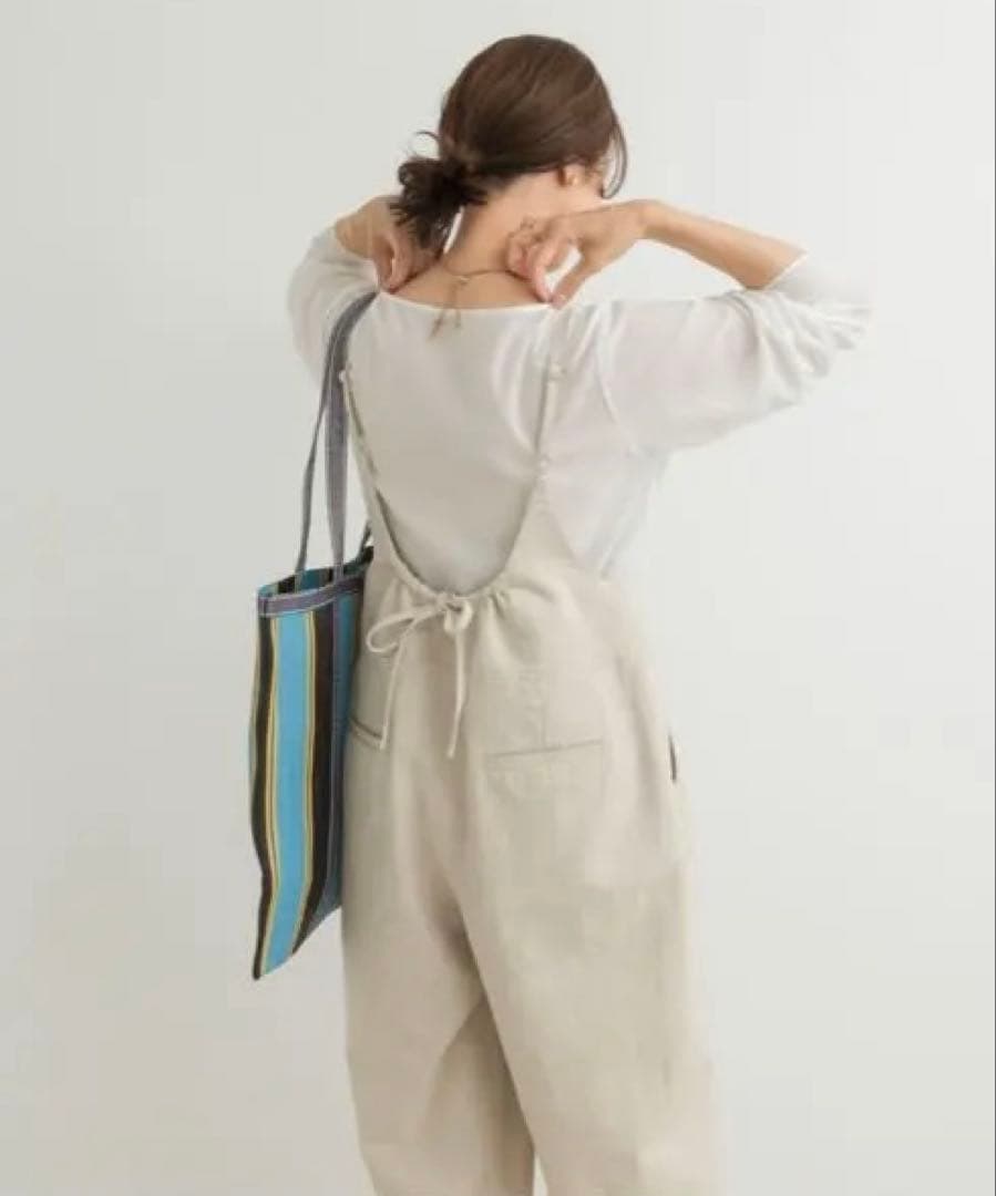 アーバンリサーチ ドアーズ　コットンリネンBACKギャザーサロペット