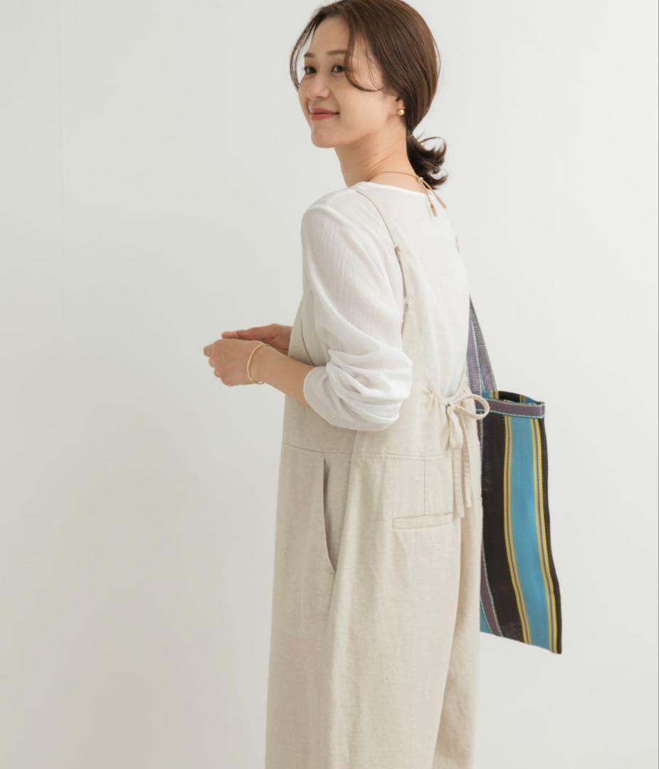 アーバンリサーチ ドアーズ　コットンリネンBACKギャザーサロペット