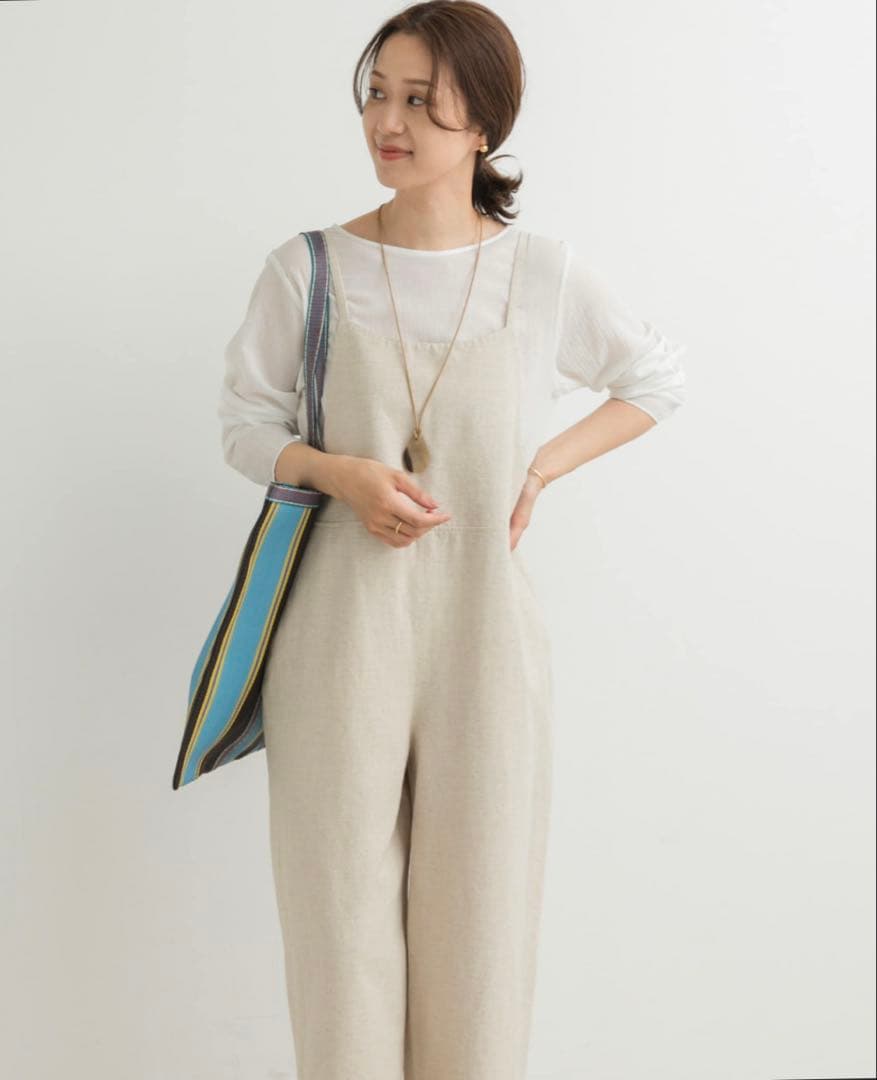 アーバンリサーチ ドアーズ　コットンリネンBACKギャザーサロペット