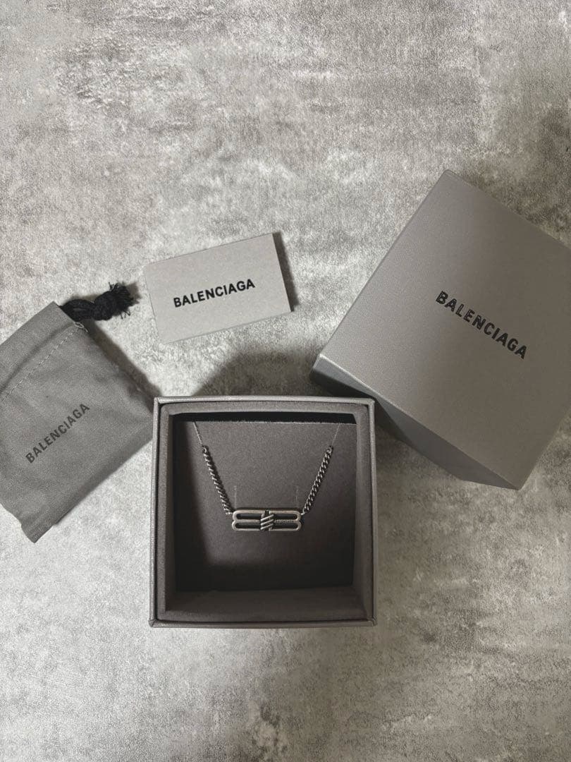 BALENCIAGA ネックレス BBロゴ