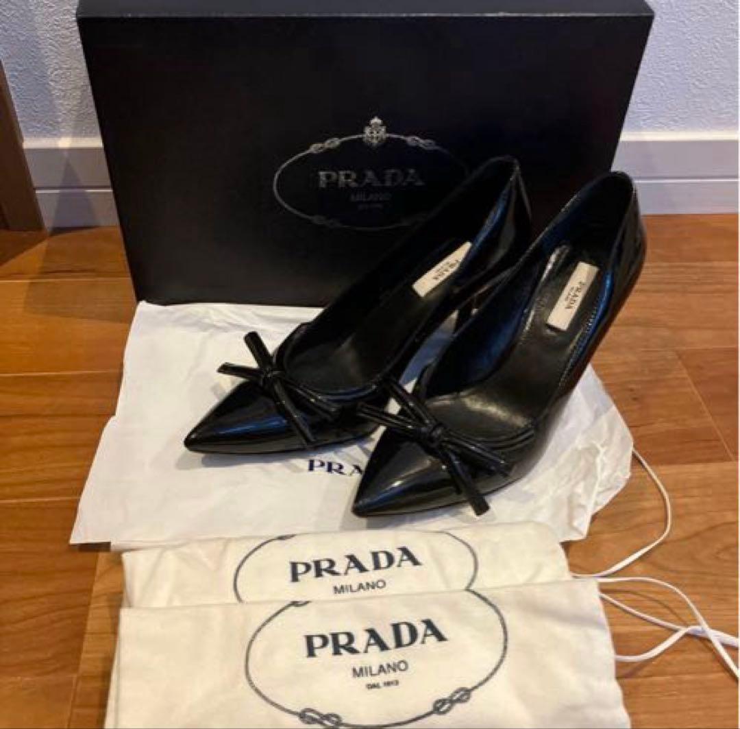 PRADA ブラック ポインテッドトゥ ハイヒール