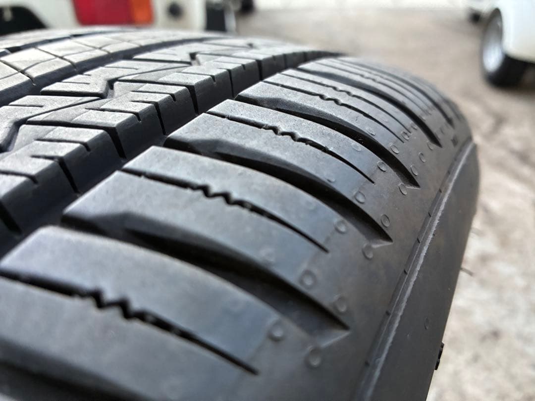 Pirelli 215/45R17 夏タイヤ　1000キロ程度使用　プリウス