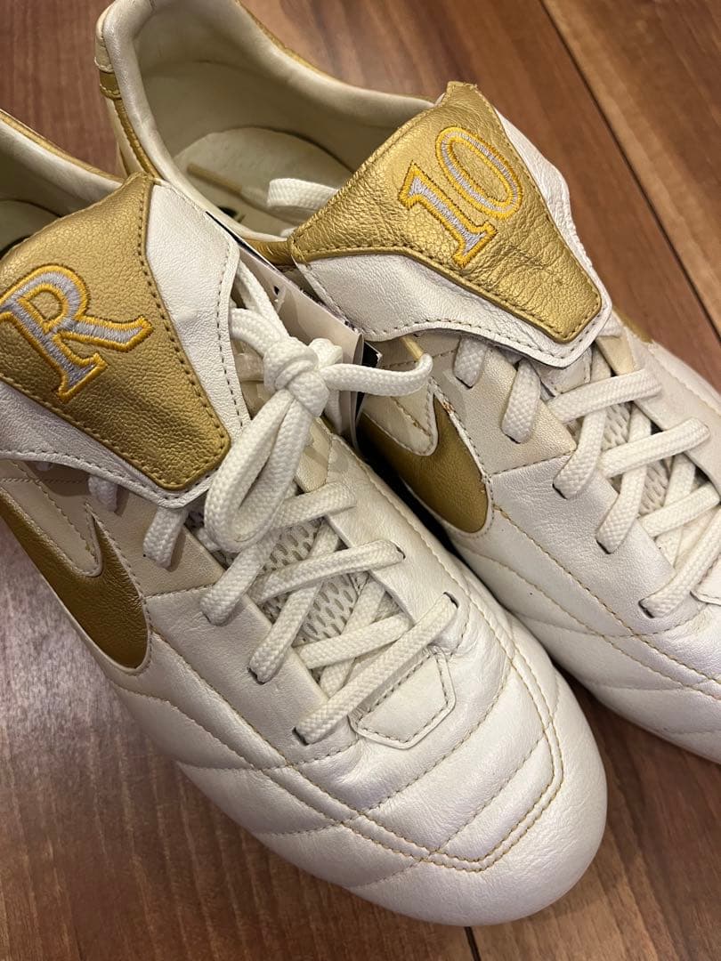 Nike R10 サッカーシューズ ホワイト/ゴールド ロナウジーニョ 28㎝