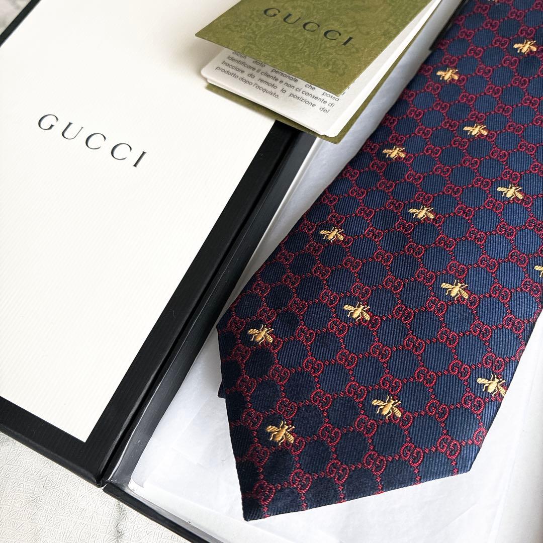 ✨未使用タグ付✨GUCCI 現行　GG柄 蜂総柄　ブラック　ネクタイ