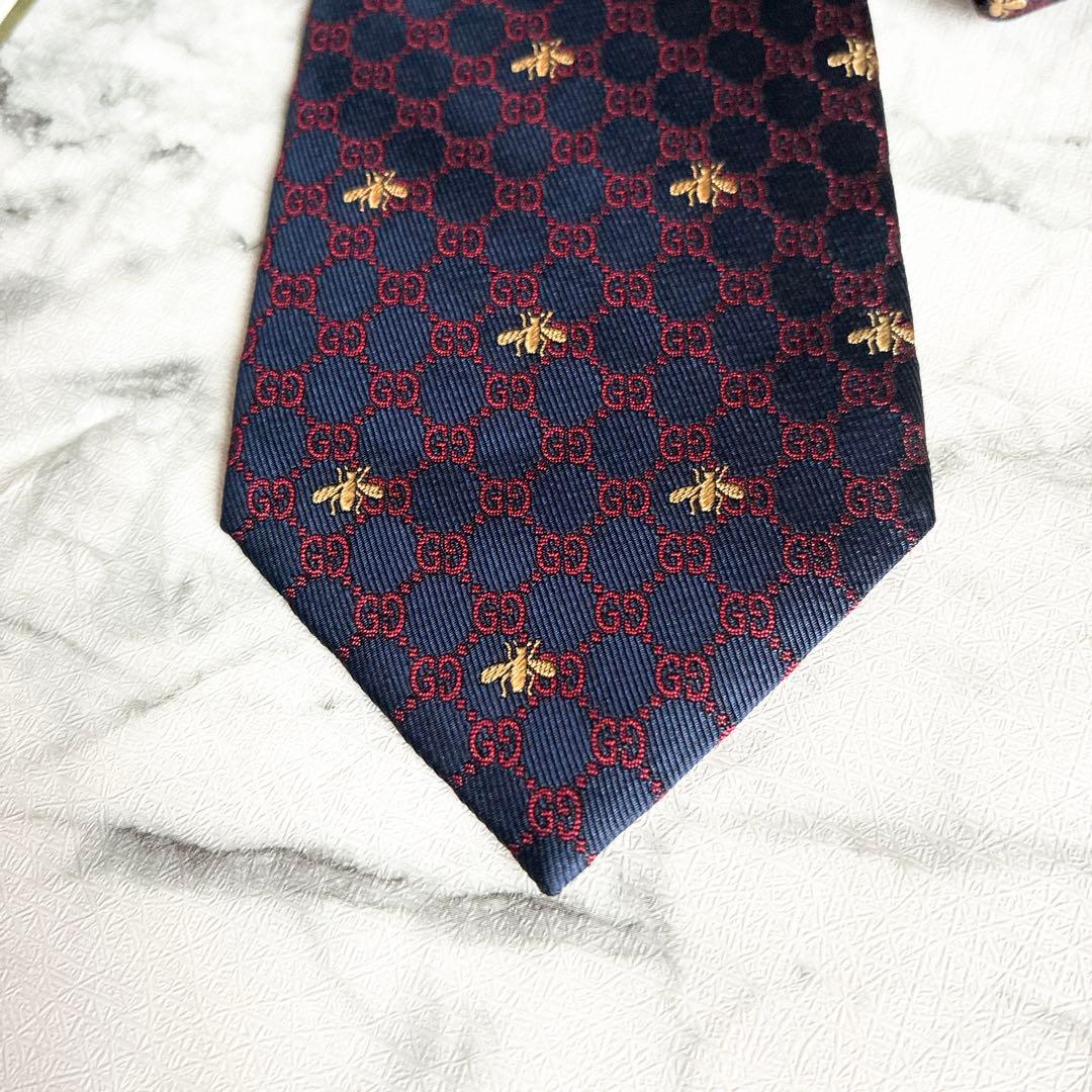 ✨未使用タグ付✨GUCCI 現行　GG柄 蜂総柄　ブラック　ネクタイ