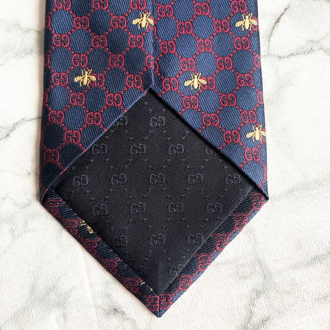 ✨未使用タグ付✨GUCCI 現行　GG柄 蜂総柄　ブラック　ネクタイ