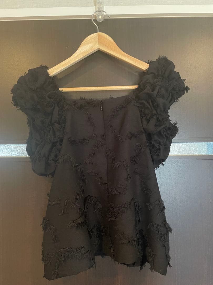 完売品‼️新品同様　カプリシュレマージュ ジャガードパフショルダートップス黒