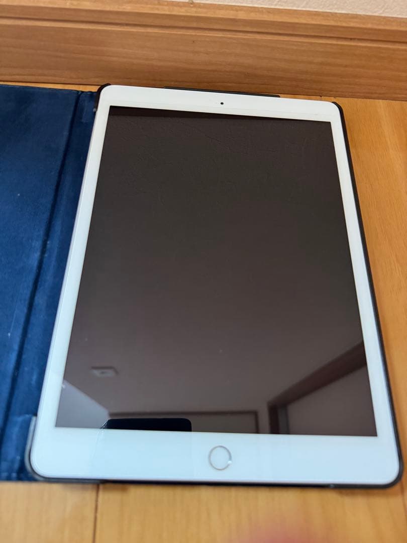 Apple iPad (第8世代) シルバー 32GB wifi 10.2インチ