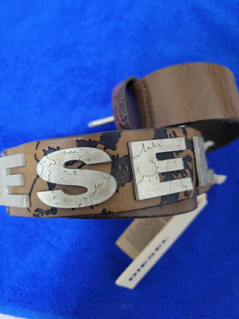 DIESEL レザーベルト　ロゴ付き