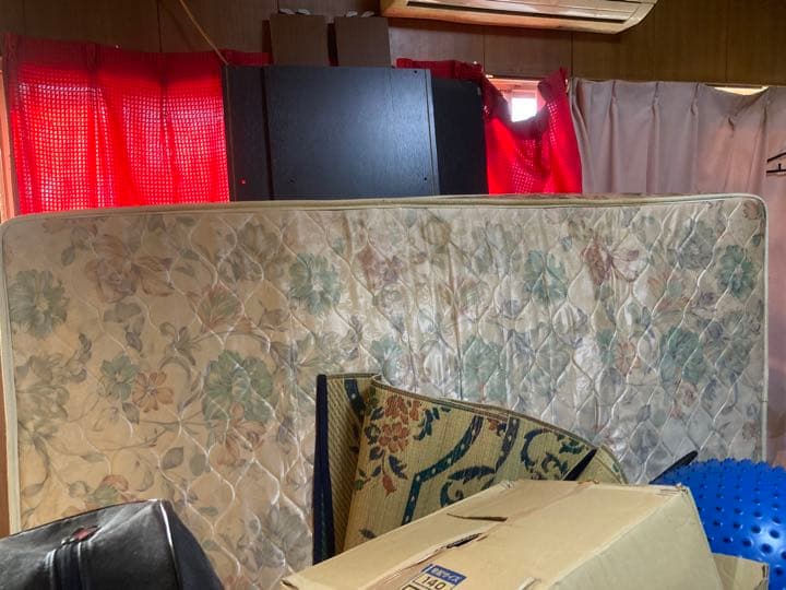 ダブルベット。マットレス付き。