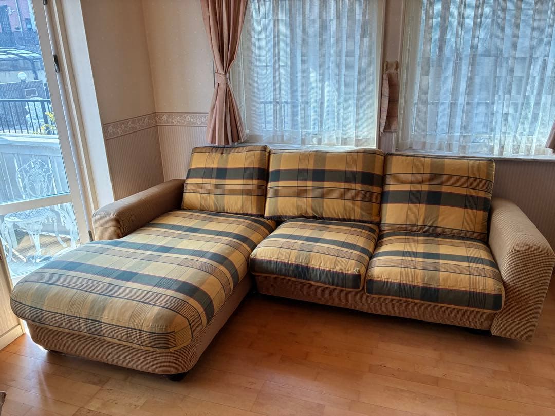 チェック柄カウチソファ
