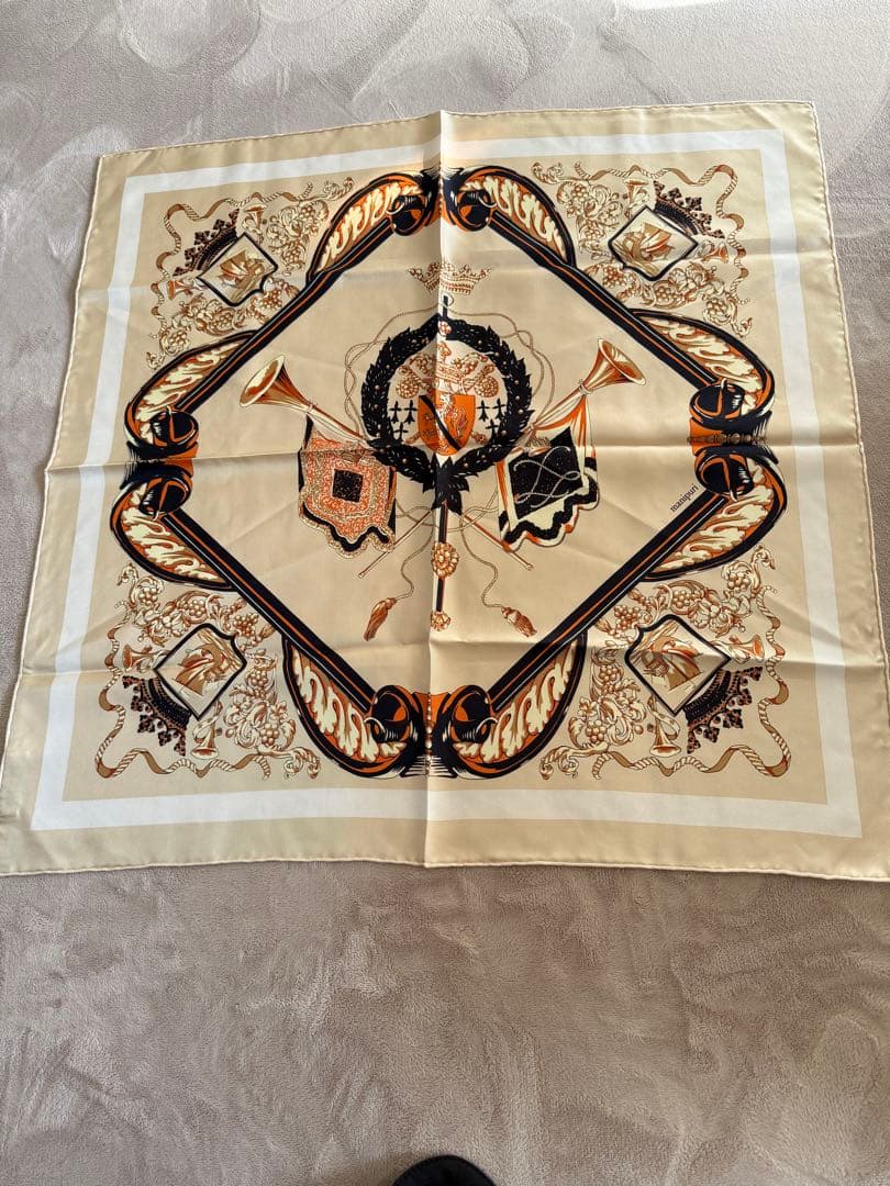 新品未使用！マニプリ　manipuri シルクスカーフ 65 ベージュ　ストール