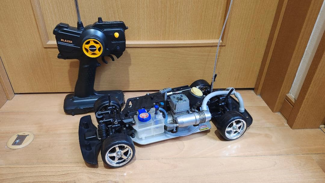 タミヤ TG10 エンジンカー 中古 エンジン分解清掃 始動 メカ調整済み