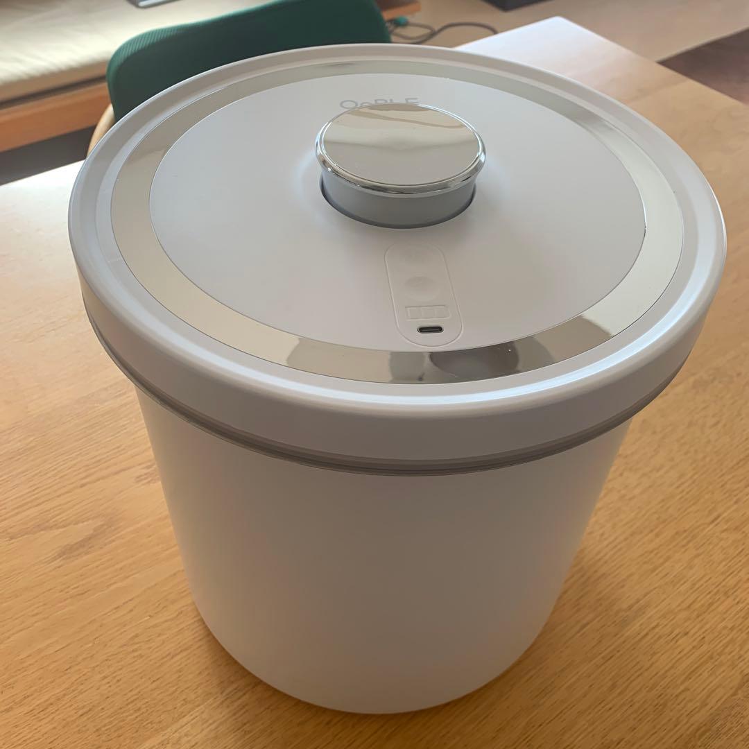 OoBLE（オーブル） 真空保存容器 ホワイト 13L