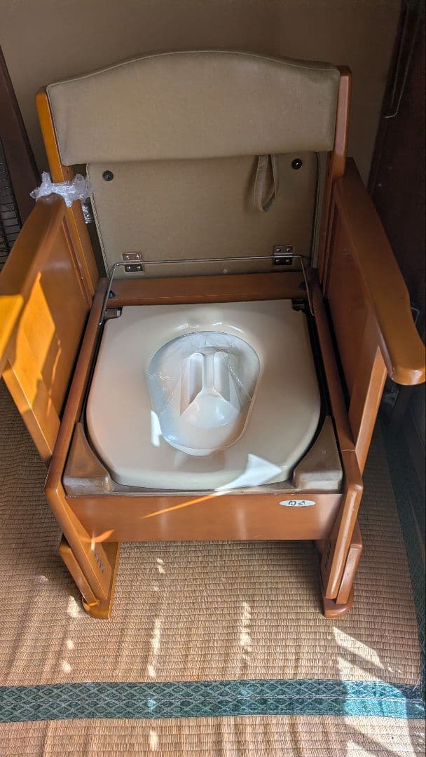 美品 未使用 高級 天然木♪ 介護 家具調トイレ コンパクト ポータブル