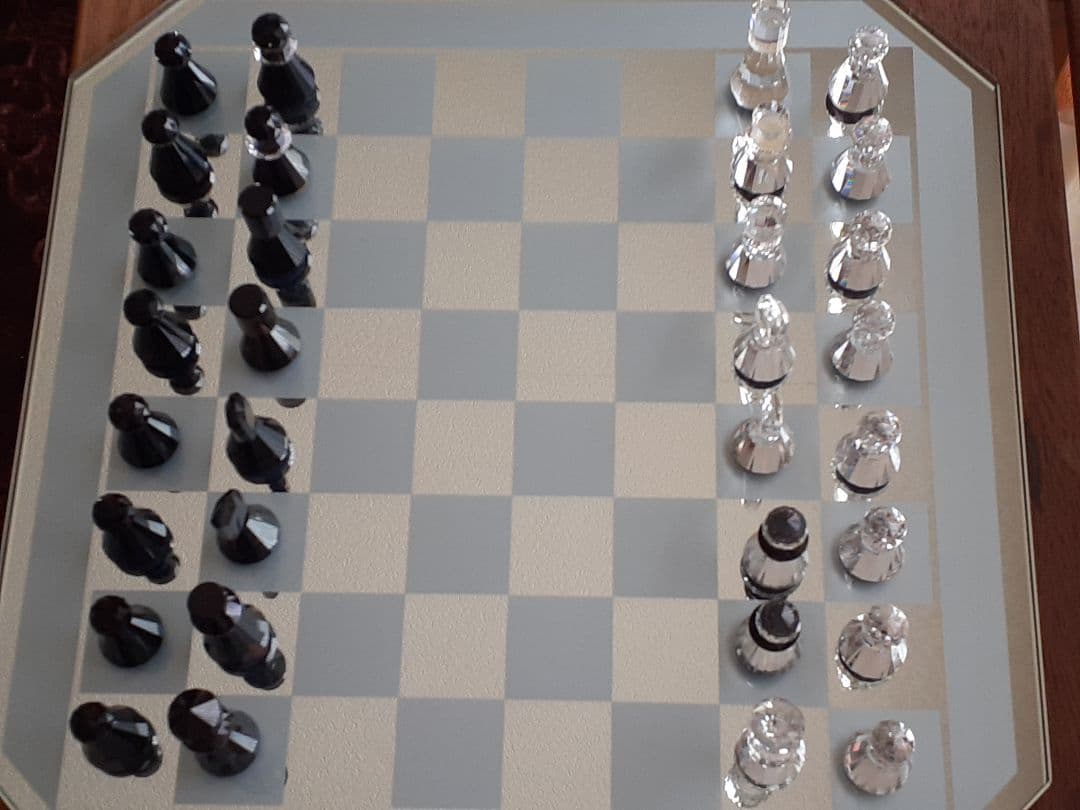 スワロフスキーチェス