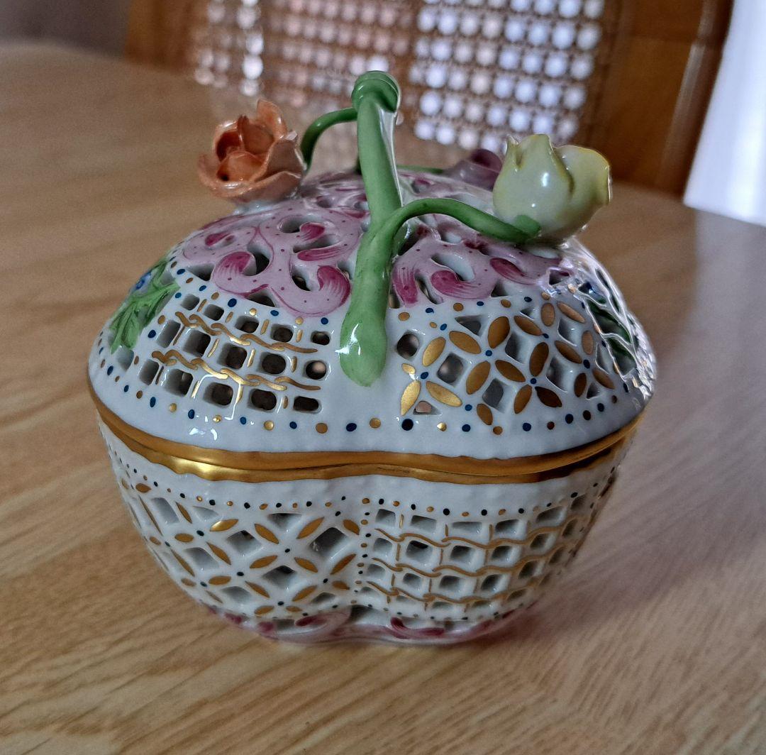 ヘレンド ファンタジー ボンボニエール (金彩透かし ハート型 )