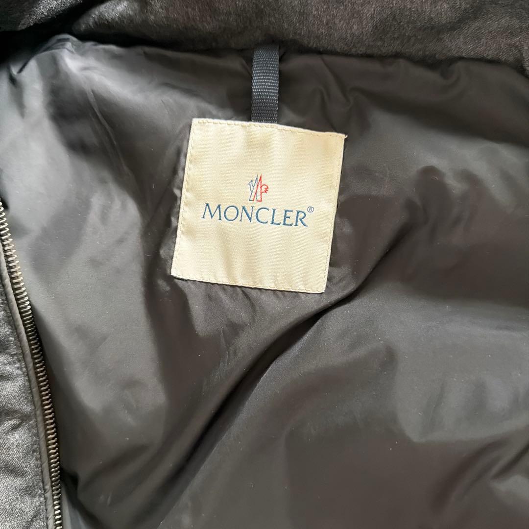 Moncler ダウンジャケット ダークグレー