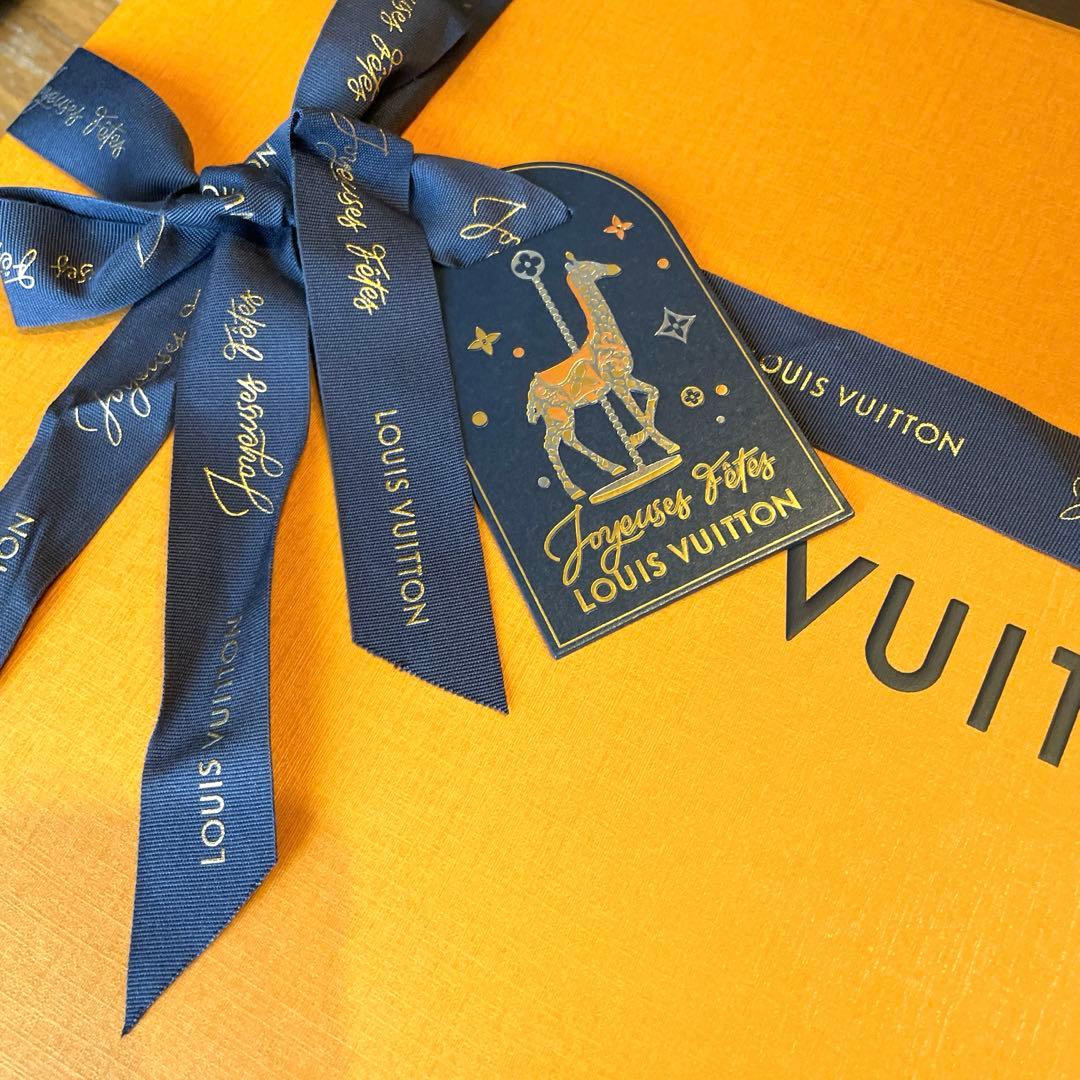 【新品未使用】LOUIS VUITTON マフラー・LV メダリオン