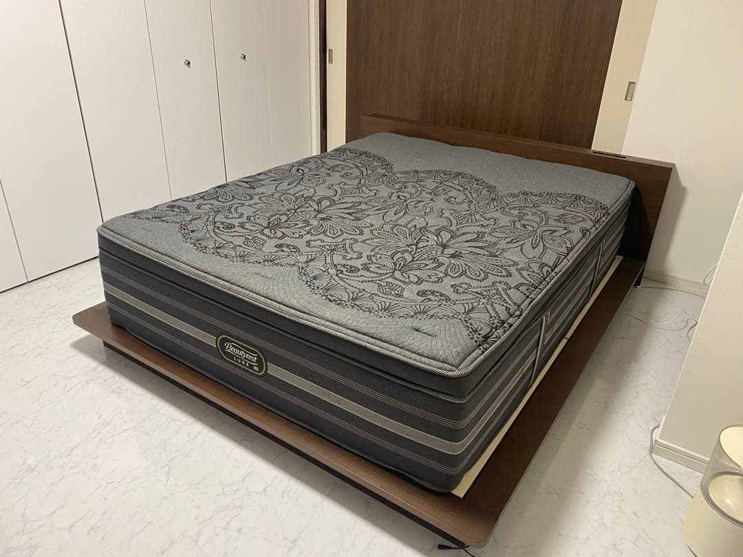 Beautyrest Luxe クイーンサイズ マットレス　シモンズ