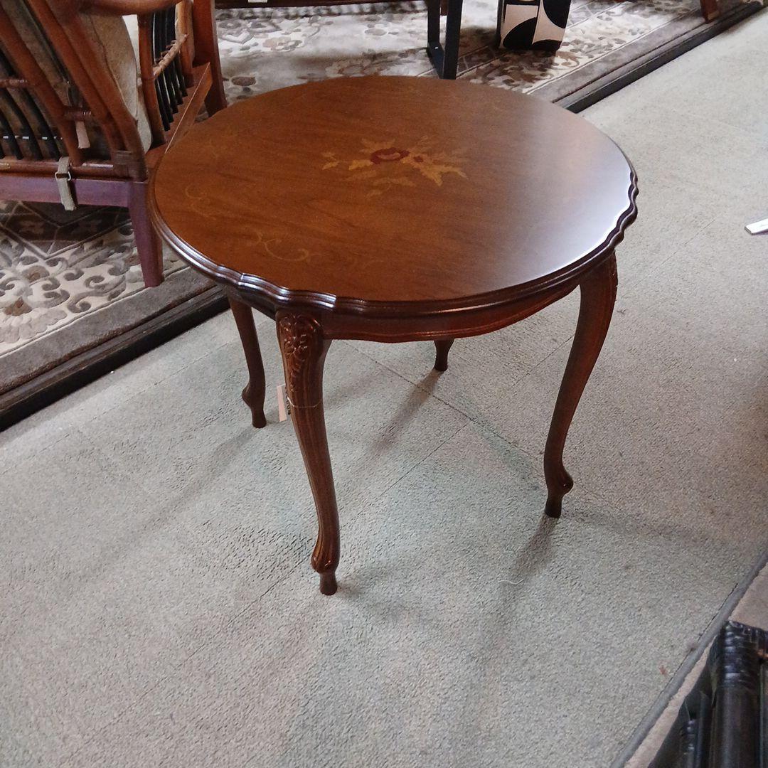 ブラウン 円形テーブル 花模様