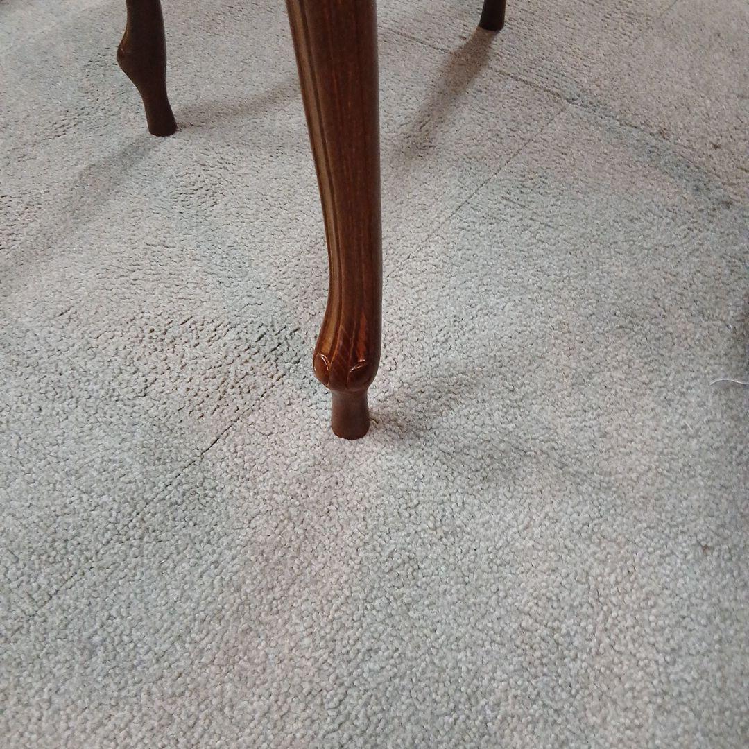 ブラウン 円形テーブル 花模様