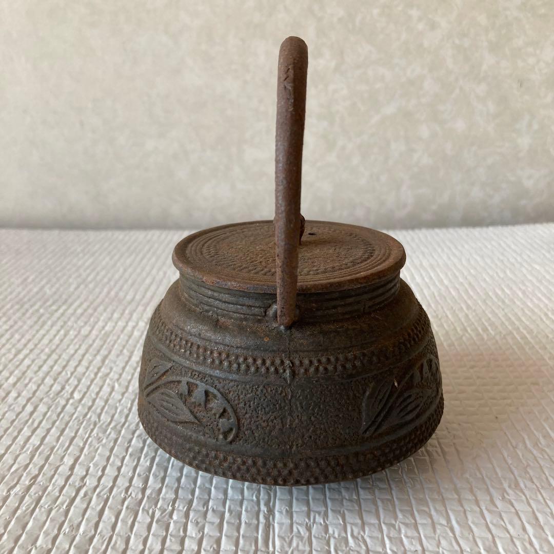 TS63 南部鉄器 鉄瓶 すずらんデザイン 鈴蘭 刻印あり 伝統工芸品 茶道具