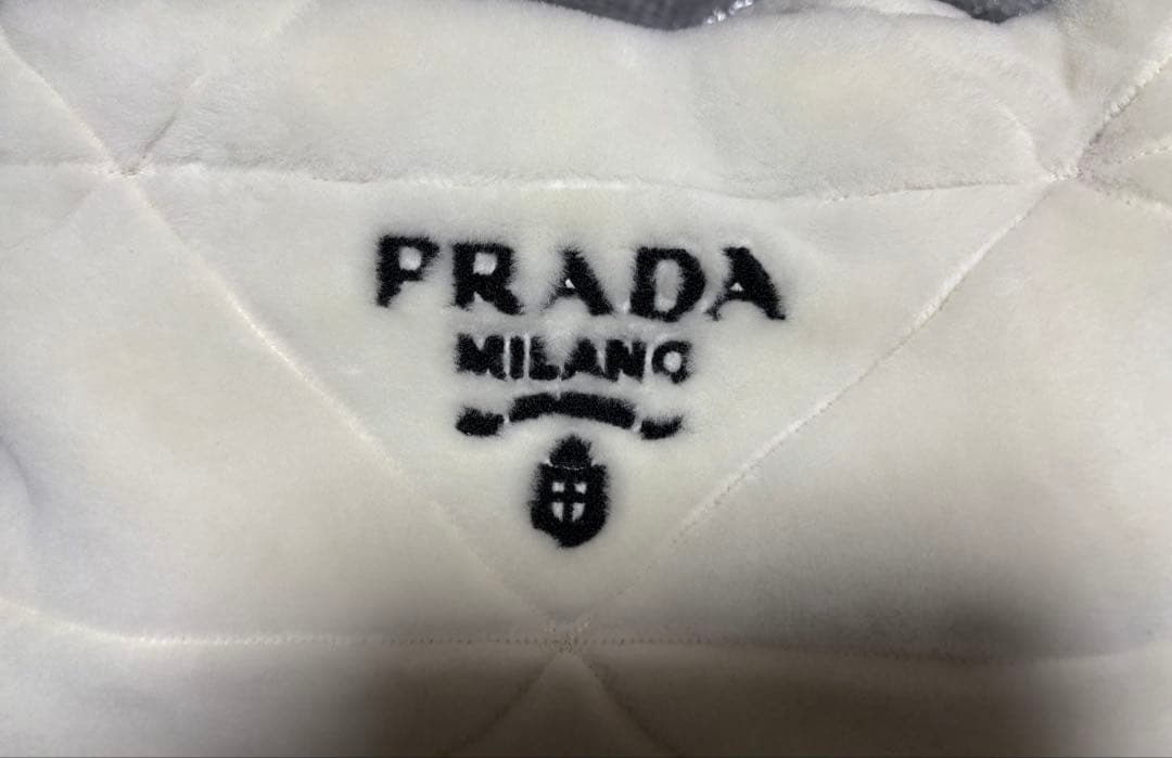 プラダ　シアリングトートバッグ　新品　PRADA トライアングルロゴ　ポーチ付き