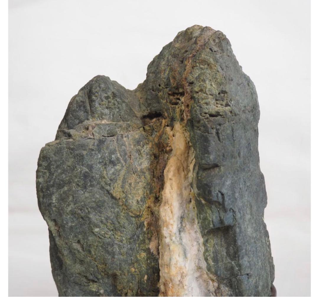 送料無料　水石愛好家蔵品放出　滝ある安部川石★大珍品★天然石・遠山石　唐木台座