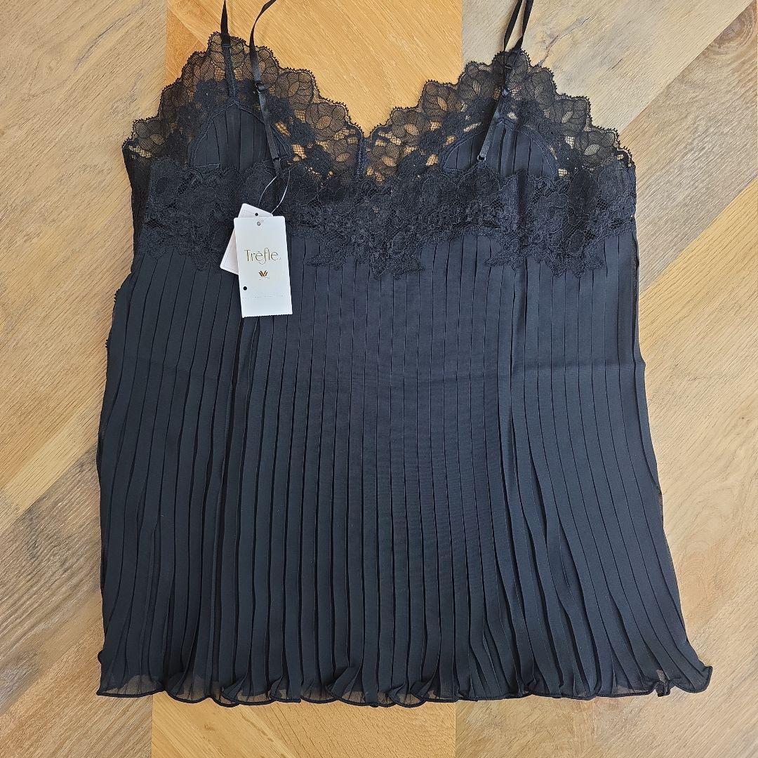 ワコール　トレフル　キャミ　ペチコート　新品　黒レース