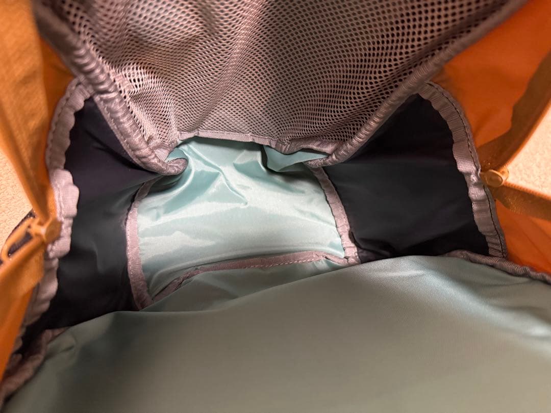 ノースフェイス ラウンディ キッズ リュック　ゴールデンブラウン