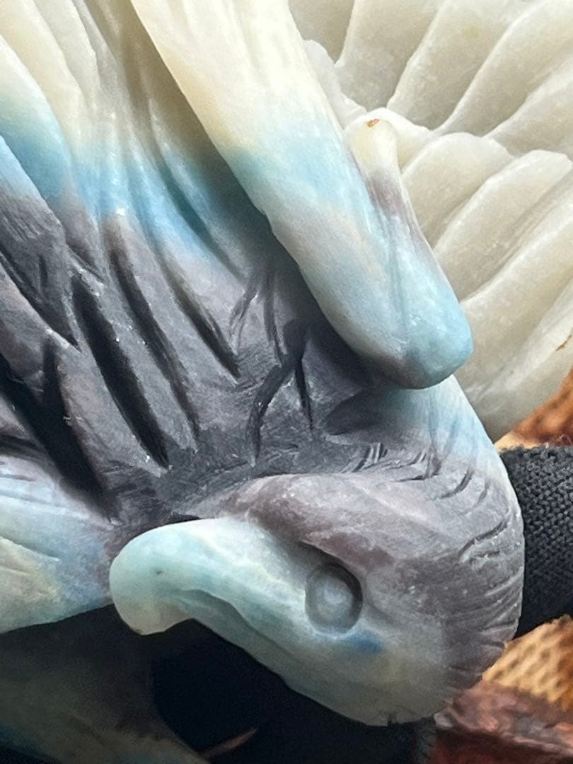 天然石　トロレアイト　カービング鷹　オーダー台座付き　大きな彫刻No.891