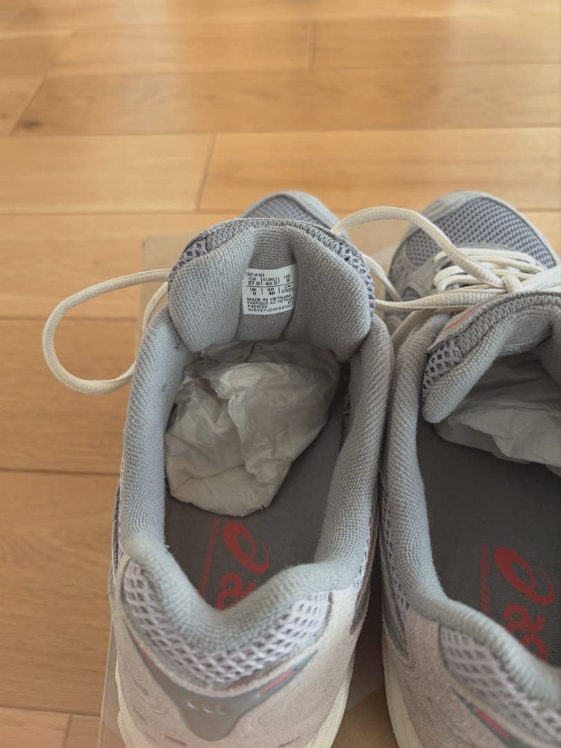 ち*ん様 アシックス GEL-KAYANO14 グレー色　27cm