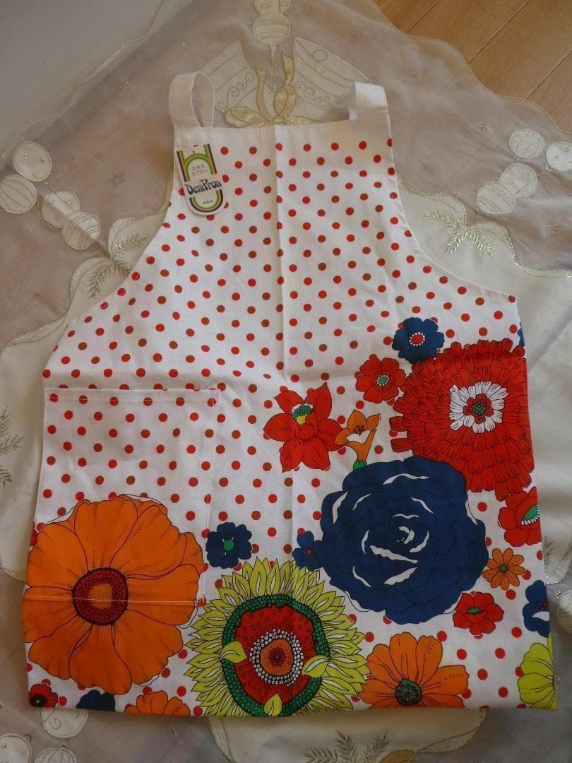 メルカリ便♡花柄＆水玉（ドット）　エプロン♡昭和レトロ♡デニプロン♡日本製