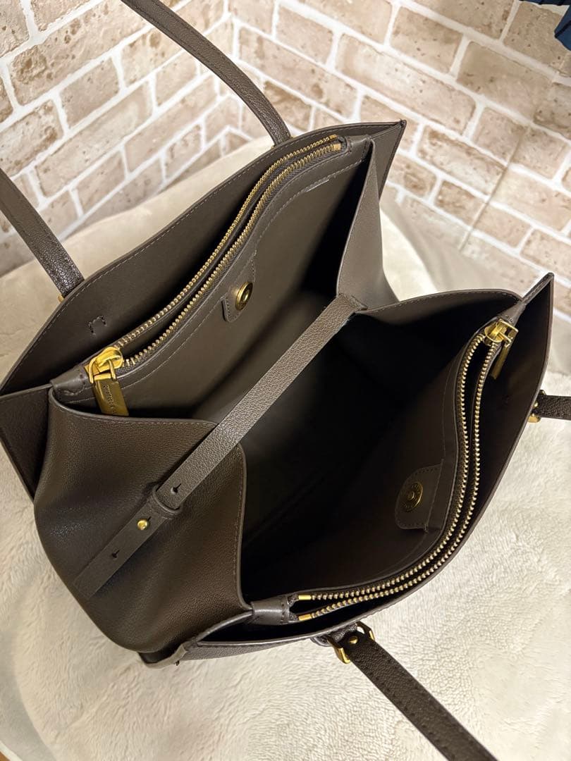 CHARLES & KEITHサンサ クラシックダブルハンドルトートバッグ