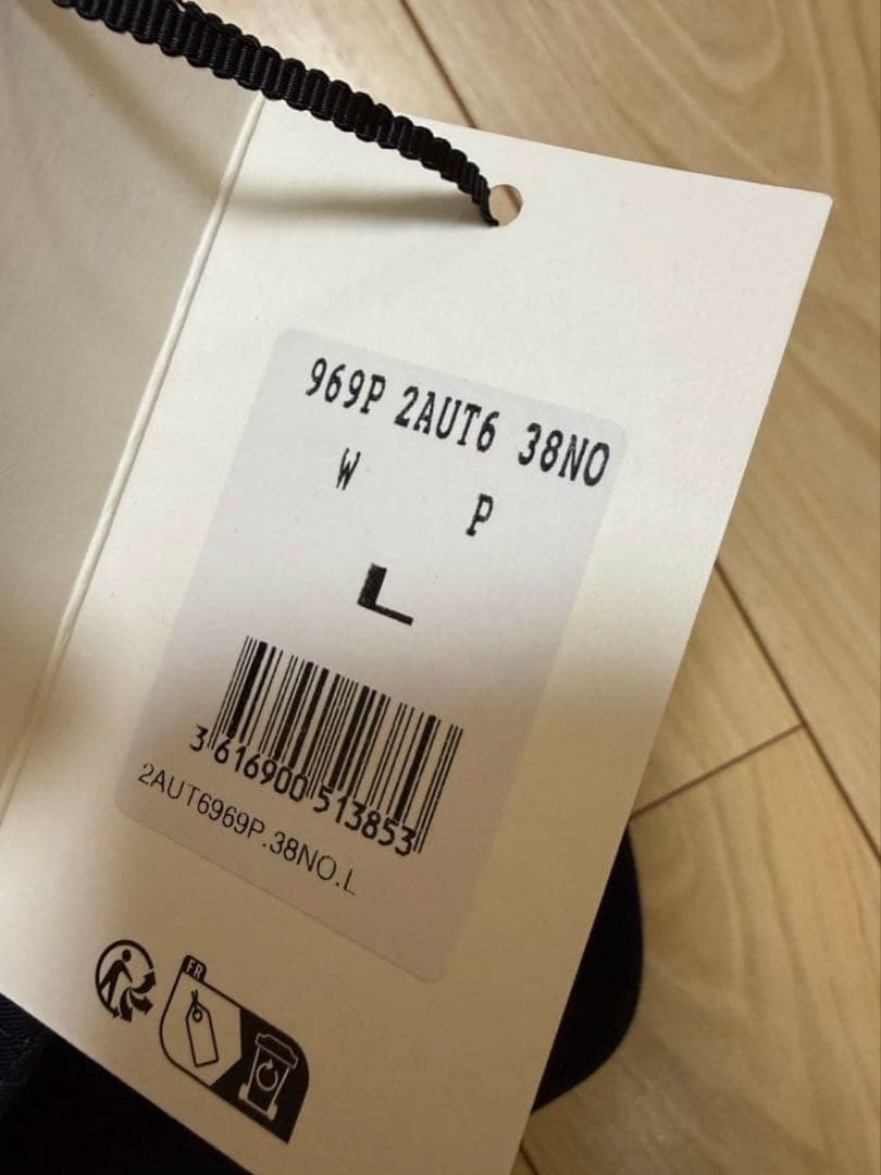 新品 CELINEセリーヌ トリオンフベースボールキャップ ブラック