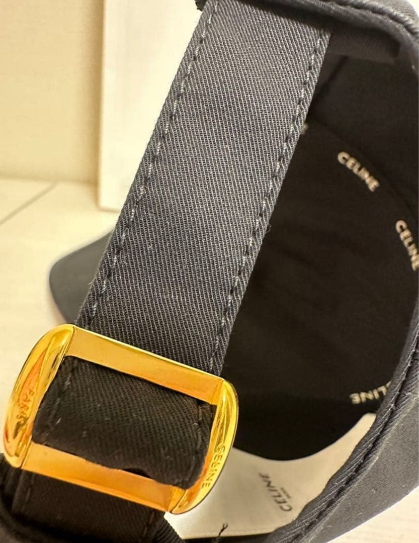新品 CELINEセリーヌ トリオンフベースボールキャップ ブラック