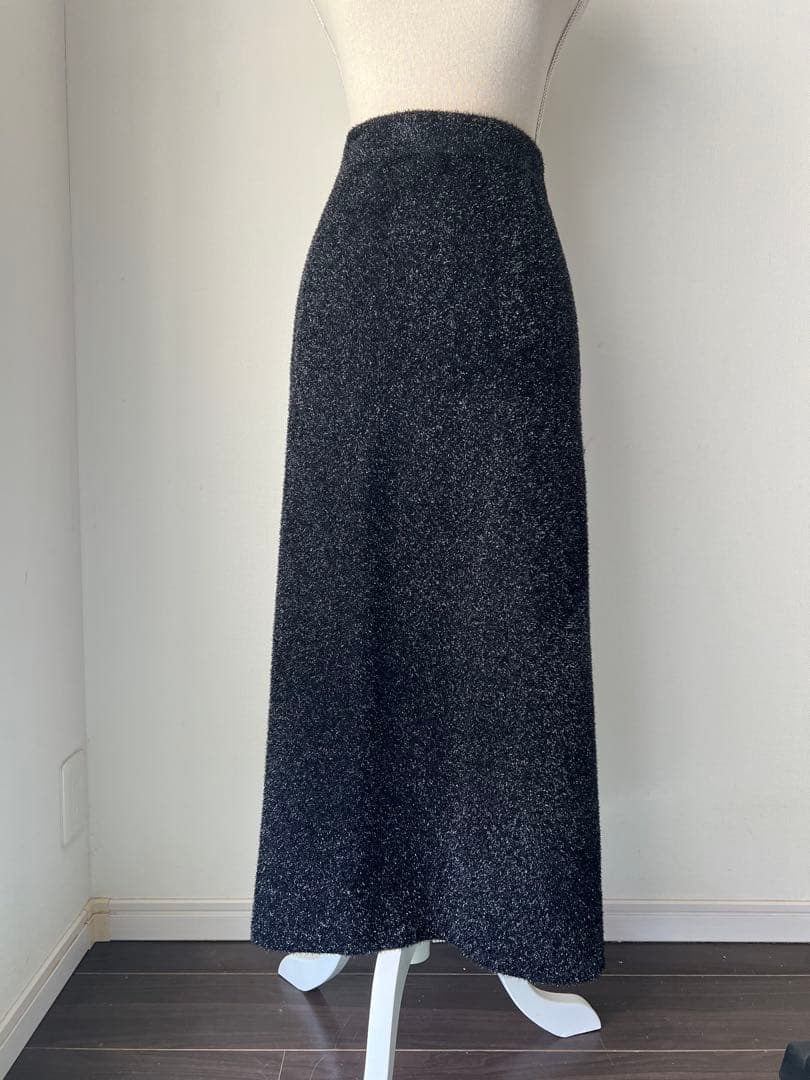 マリリンムーン　ブラックラメニットスカート