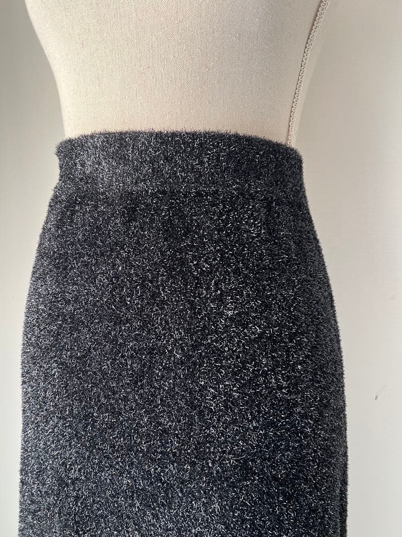 マリリンムーン　ブラックラメニットスカート