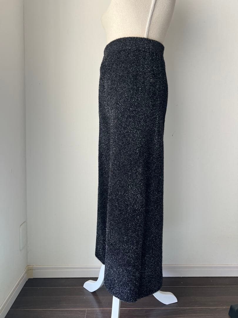 マリリンムーン　ブラックラメニットスカート