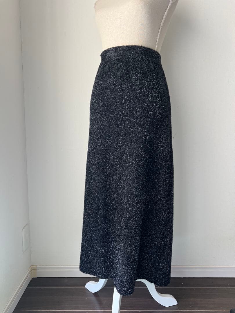 マリリンムーン　ブラックラメニットスカート