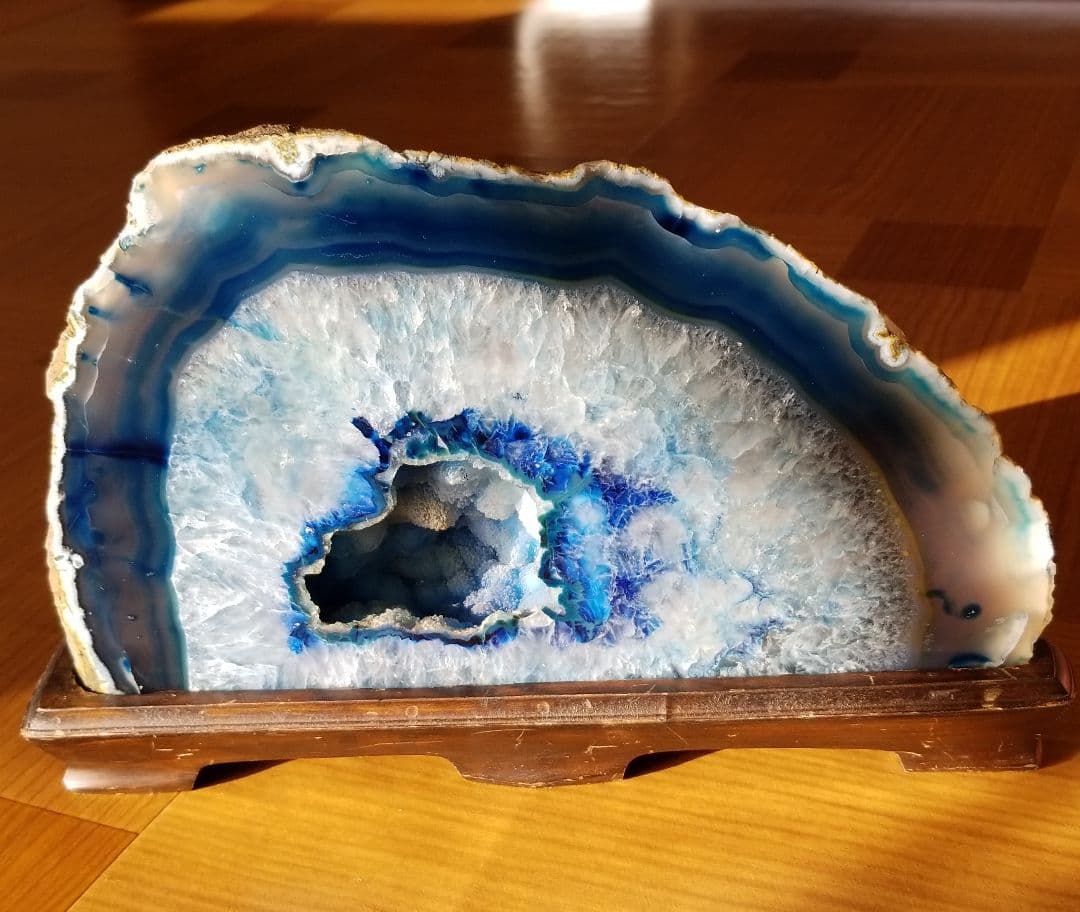 ブルーメノウ　原石一面磨き