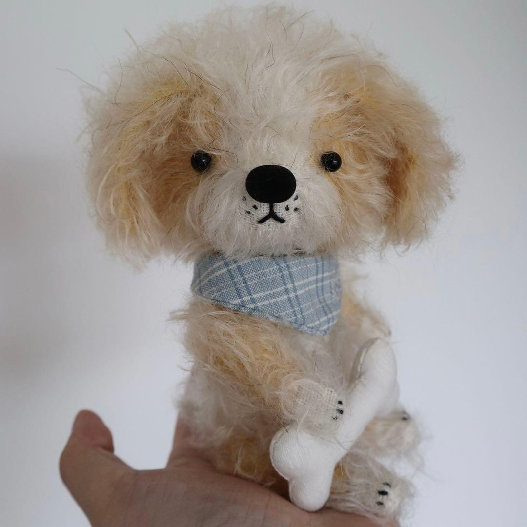 チェック襟の大人しい仔犬 ぬいぐるみ アーティストベア 海外作家様 ハンドメイド