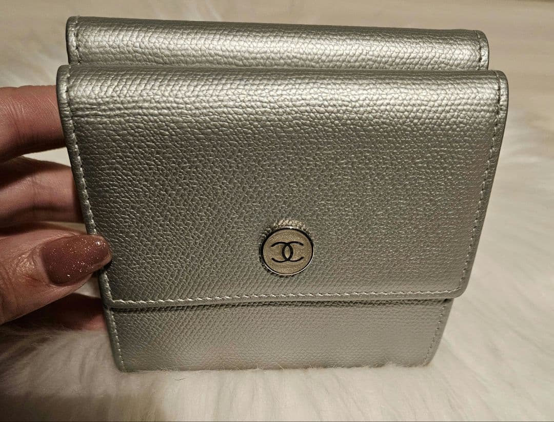 CHANEL【極美品✨希少】ココマーク三つ折り財布　Ｗホック　シルバー付属品完備