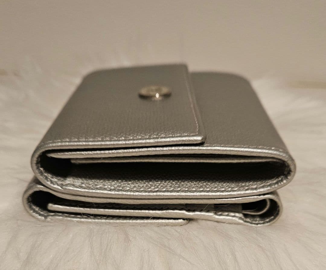 CHANEL【極美品✨希少】ココマーク三つ折り財布　Ｗホック　シルバー付属品完備