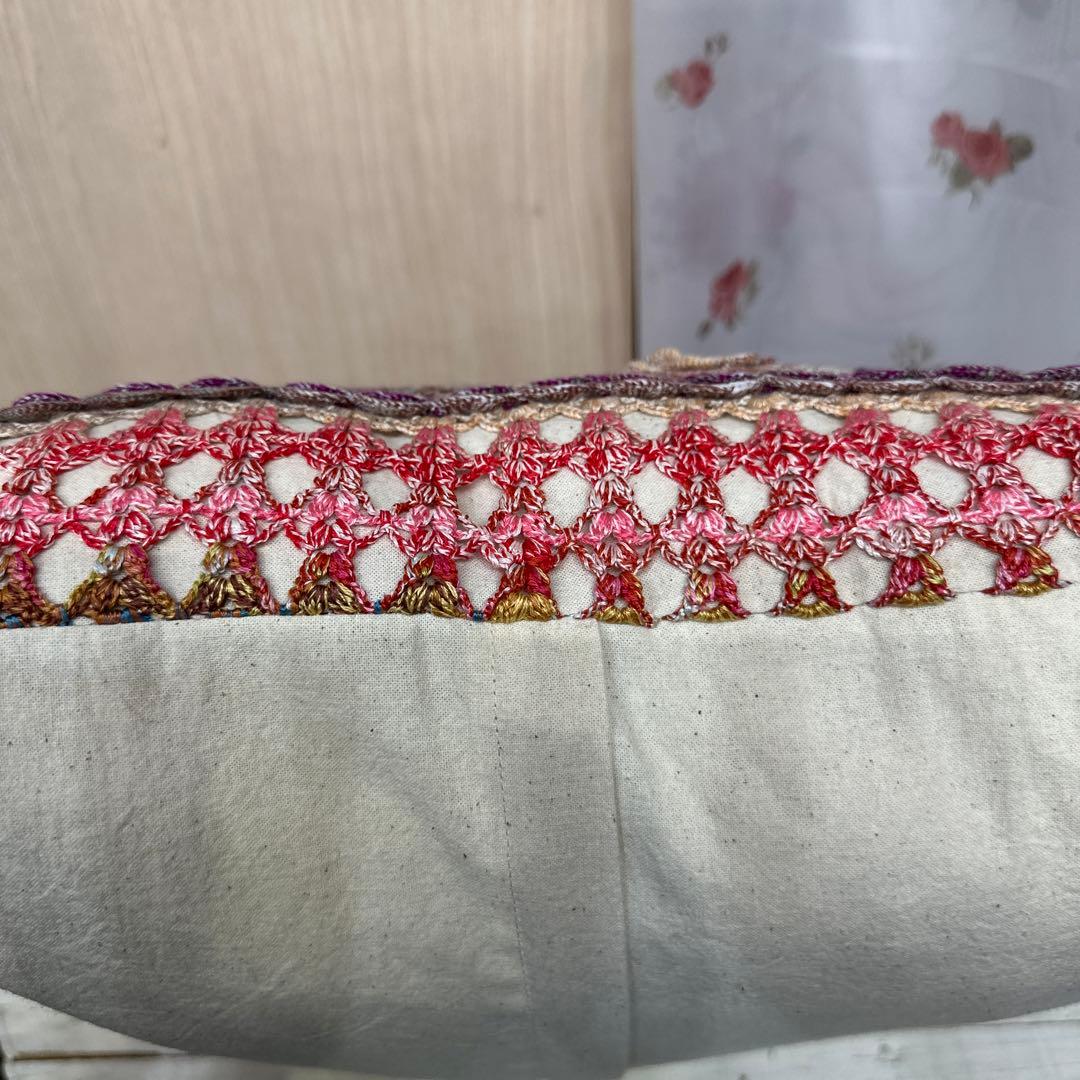 クッションカバー　オリムパス刺繍糸のクッションカバー手編みhandwork