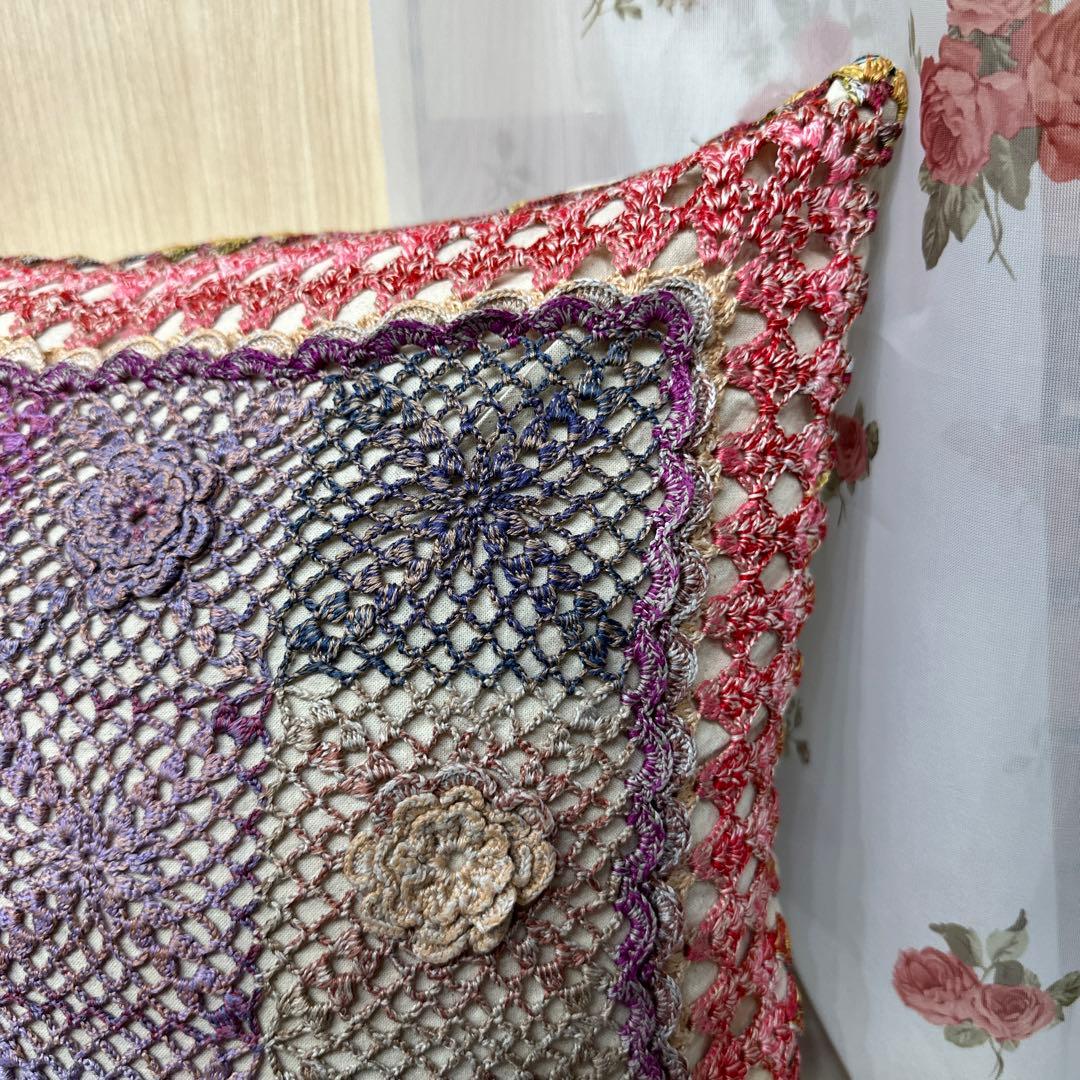 クッションカバー　オリムパス刺繍糸のクッションカバー手編みhandwork