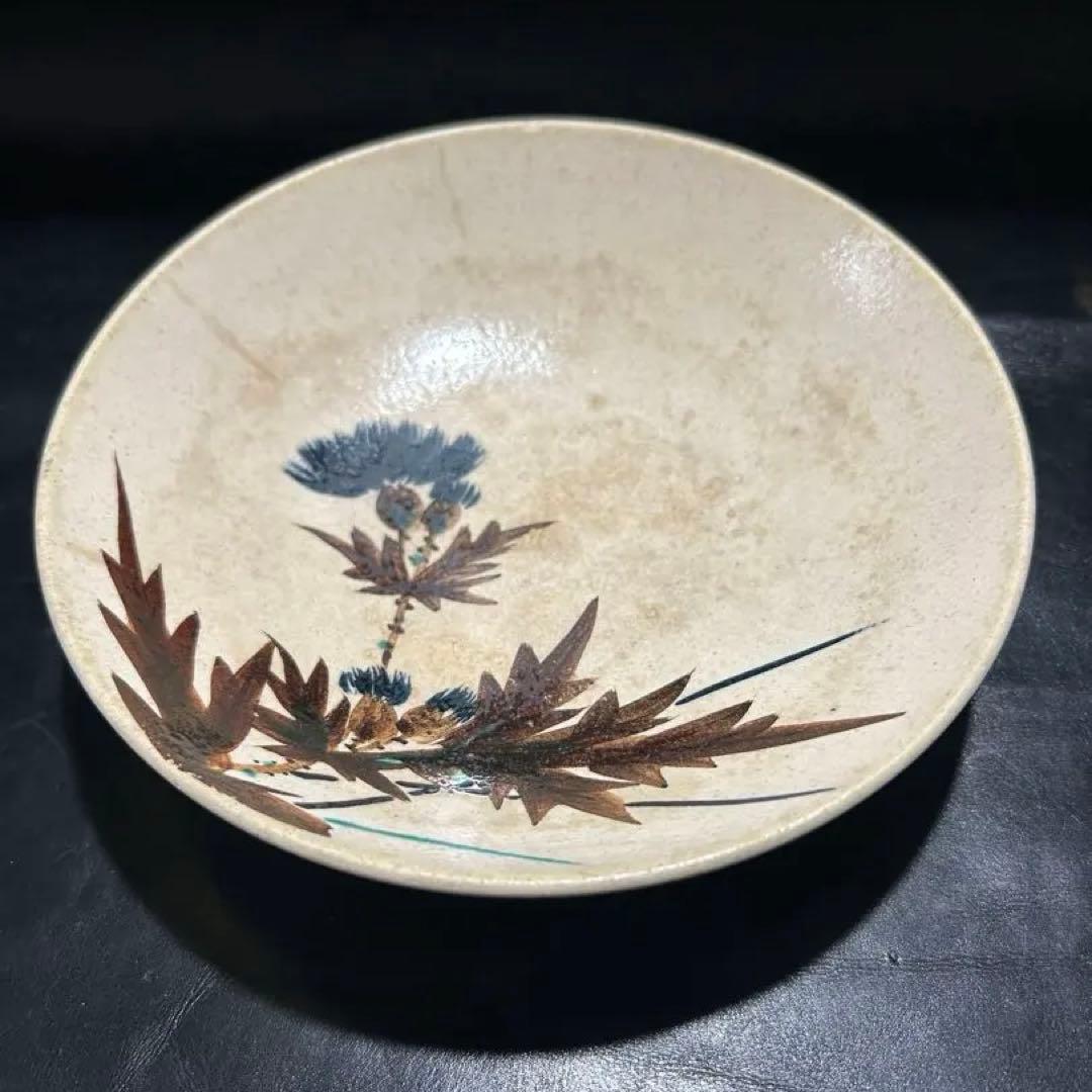 美しい古美術◾️蔵から紺色のアザミの花が描かれたステキな雰囲気の夏茶碗？が出て来た